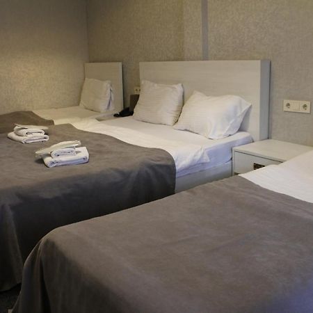 טביליסי Hotel Plaza מראה חיצוני תמונה