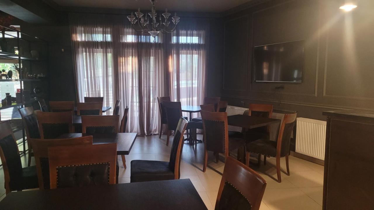 טביליסי Hotel Plaza מראה חיצוני תמונה