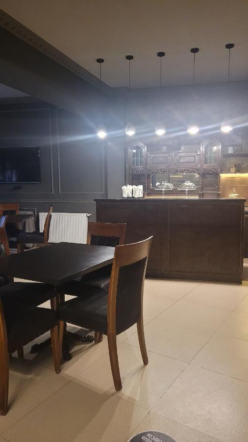טביליסי Hotel Plaza מראה חיצוני תמונה