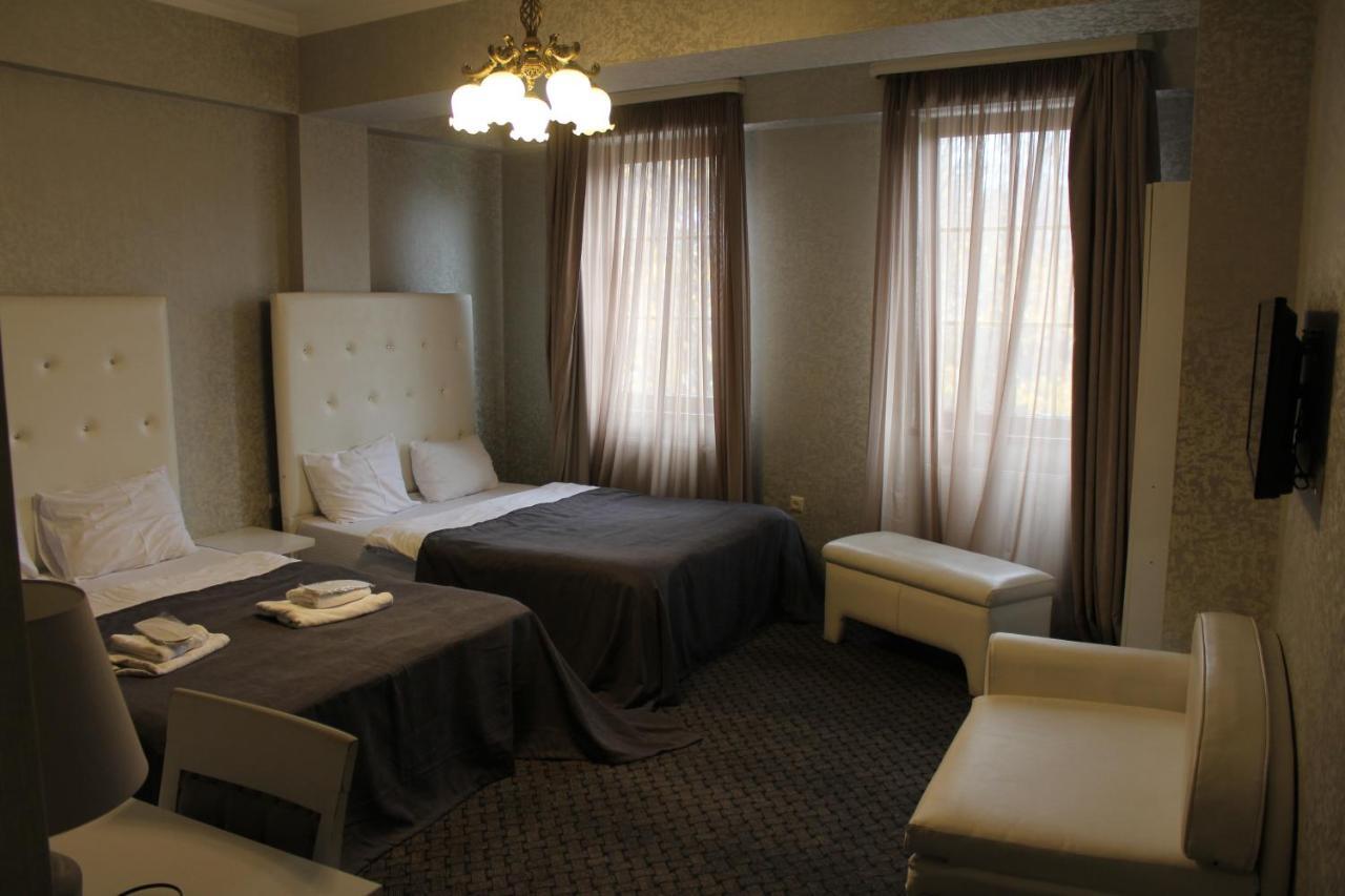 טביליסי Hotel Plaza מראה חיצוני תמונה