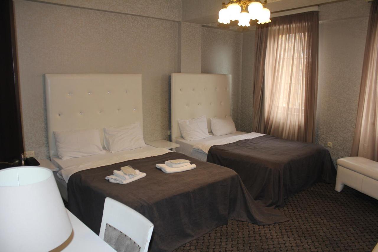 טביליסי Hotel Plaza מראה חיצוני תמונה