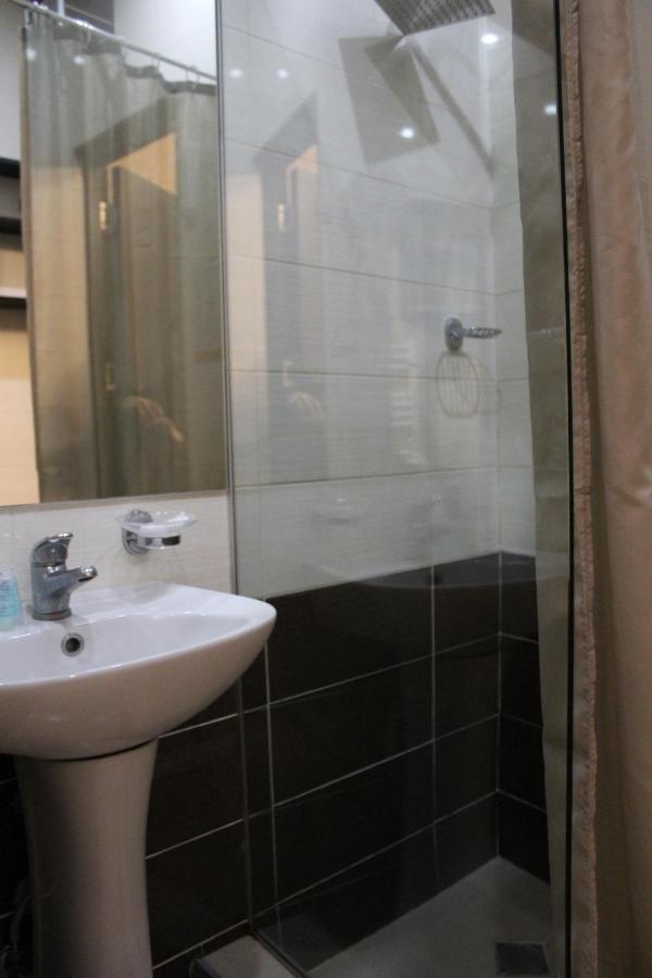 טביליסי Hotel Plaza מראה חיצוני תמונה