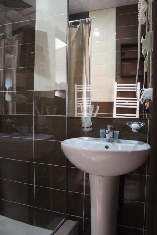 טביליסי Hotel Plaza מראה חיצוני תמונה